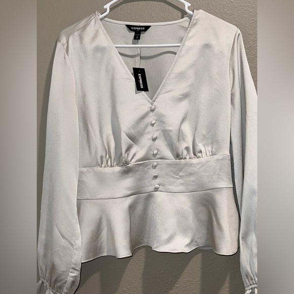NWT Express Silky Champagne Peplum Top size Medium. - Picture 4 of 9
